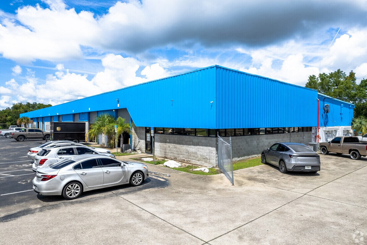 300 Northstar Ct, Sanford, FL 32771