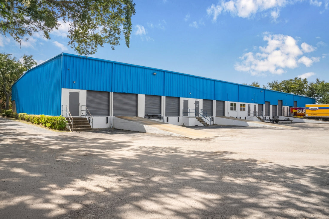 401 Central Park Dr, Sanford, FL 32771